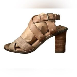 Dr. Scholls Womens Precise Heeled Sandal Putty
Microsuede Snake Print Size 8.5